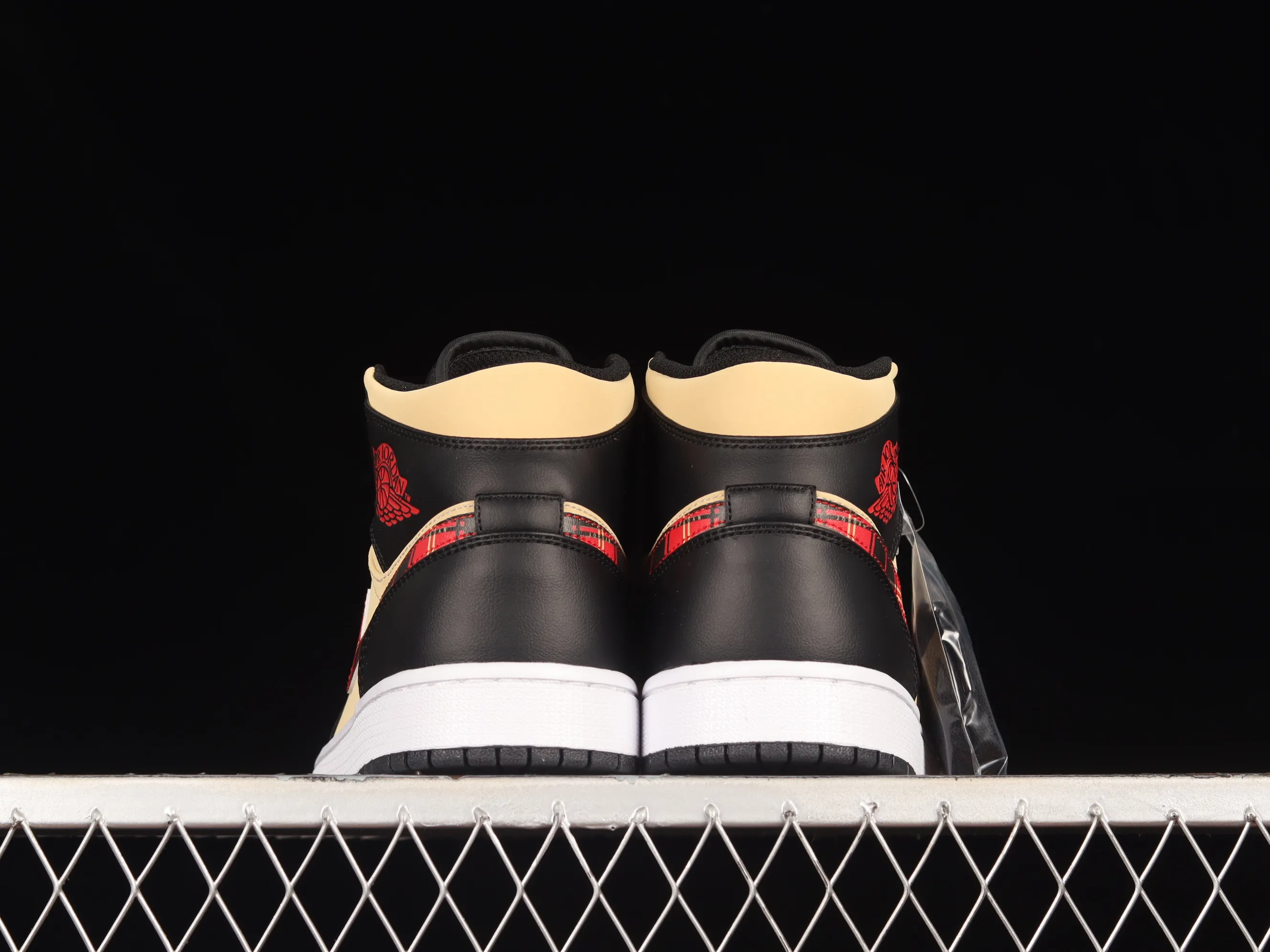 All categories Air Jordan Jordan series basketball shoes Air Jordan 1 Mid Air Jordan 1 Mid "Tartan Swoosh" AJ1 Qiao 1 plaid skirt Zhongbang basketball shoes DZ5329-001